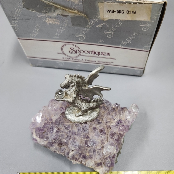 Dragon on Amethyst - Picture 4 of 4